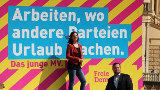 FDP-Spitzenkandidatin Cécile Bonnet-Weidhofer und FDP-Landeschef René Domke in Schwerin