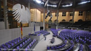 Plenarsaal (Vasco Figueiredo / Shutterstock.com)
