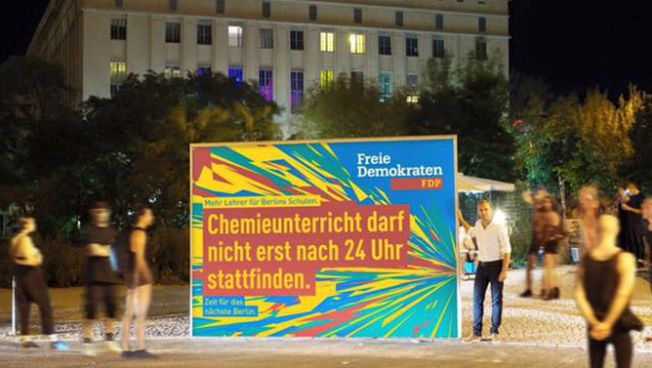 Aktion der FDP Berlin vor dem Berghain