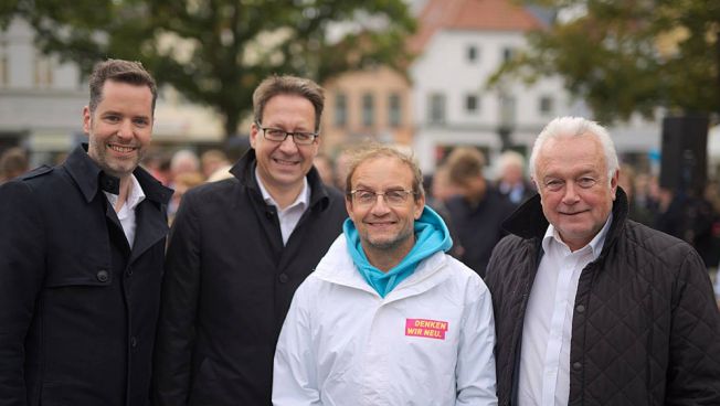 Christian Dürr, Stefan Birkner, Wigald Boning und Wolfgang Kubicki in Oldenburg. Bild: facebook.com/fdpnds