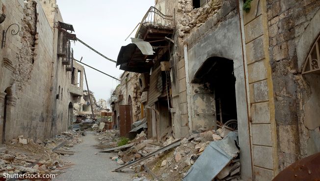 Zerstörung in der syrischen Stadt Aleppo. Bild: smallcreative / Shutterstock.com