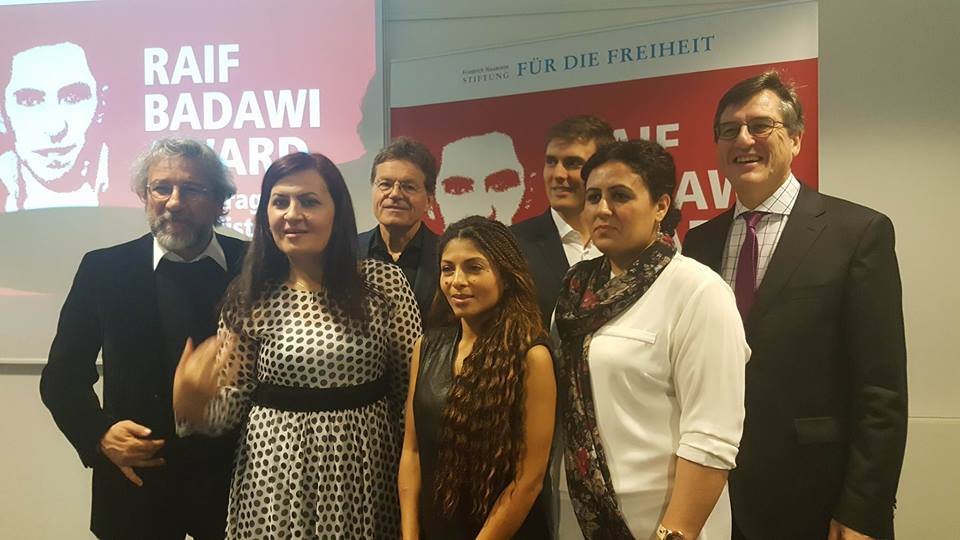 Raif Badawi Award 2016 Einsatz Fur Redefreiheit Und Selbstbestimmung Gewurdigt